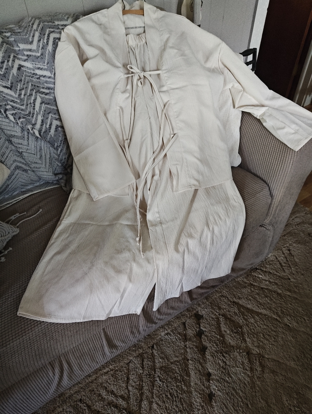 Women's Petite Creamy Beigey Set